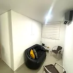Amplio Apto A Una Cuadra De La Playa Y 3 Min Centro Historico
