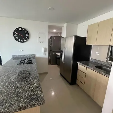 Amplio Apto A Cuadra De La Playa Y 3 Min Centro Historico Apartamento *