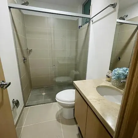 Amplio Apto A Cuadra De La Playa Y 3 Min Centro Historico Apartamento